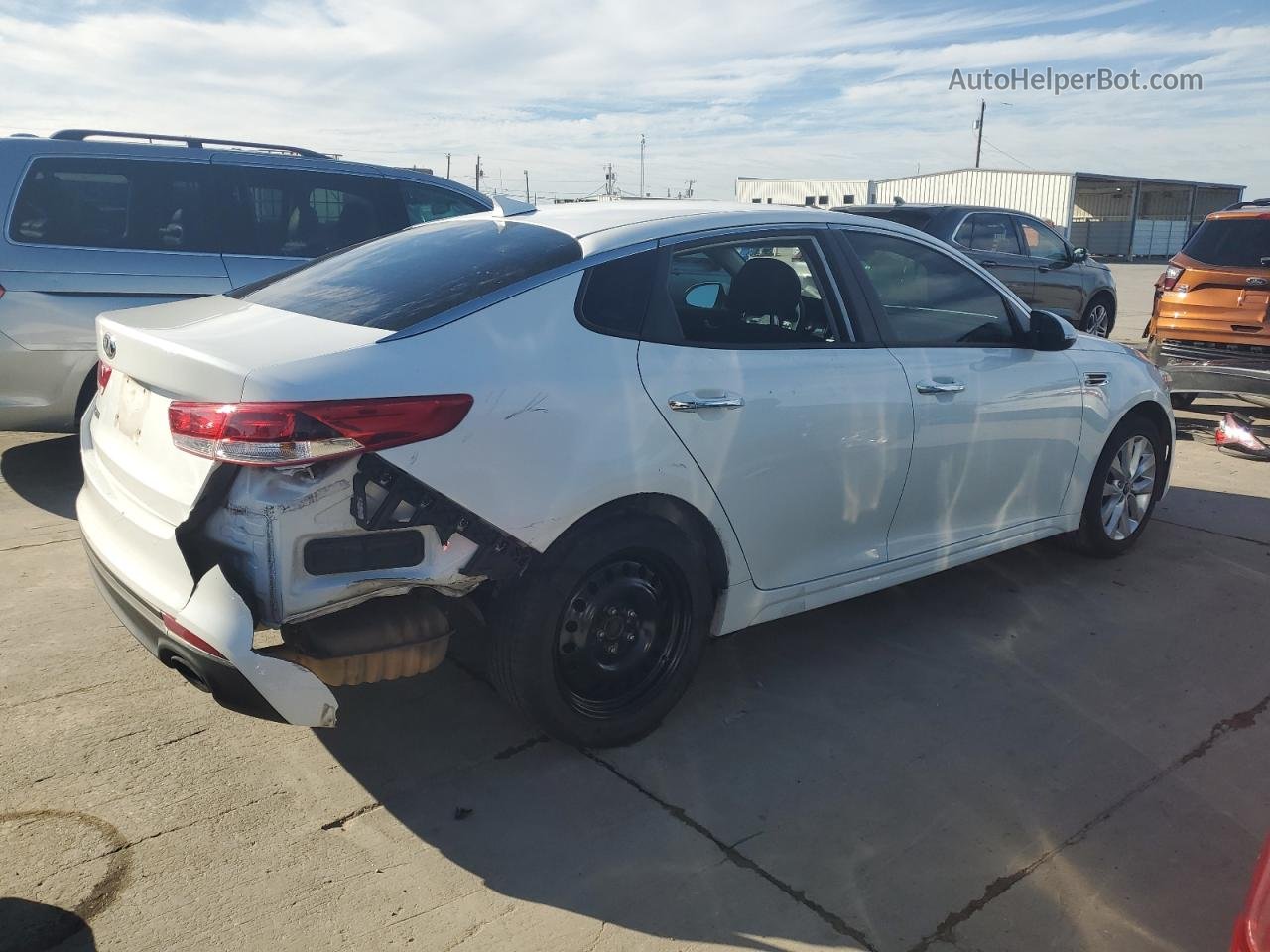 2017 Kia Optima Lx White vin: 5XXGT4L34HG147967