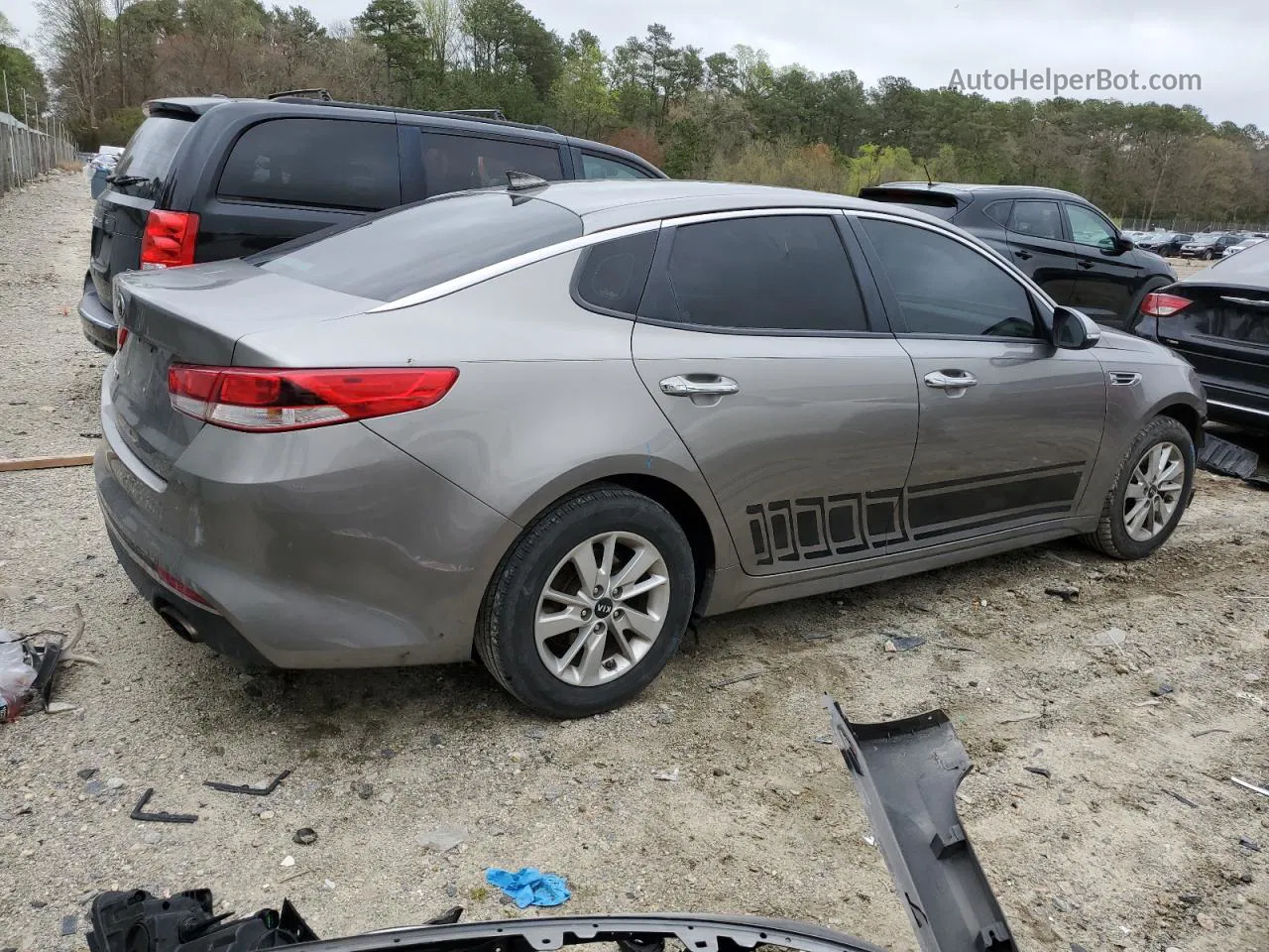 2017 Kia Optima Lx Серый vin: 5XXGT4L34HG159827