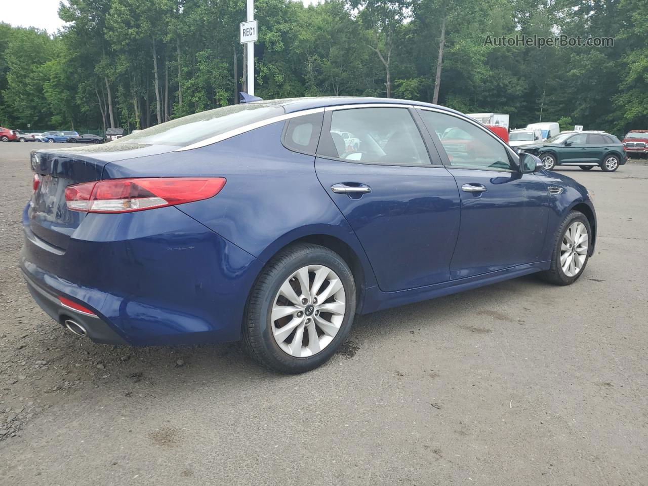 2017 Kia Optima Lx Blue vin: 5XXGT4L34HG174795