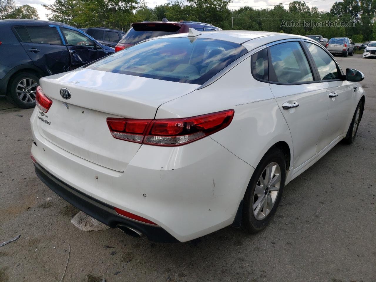 2018 Kia Optima Lx White vin: 5XXGT4L34JG210927