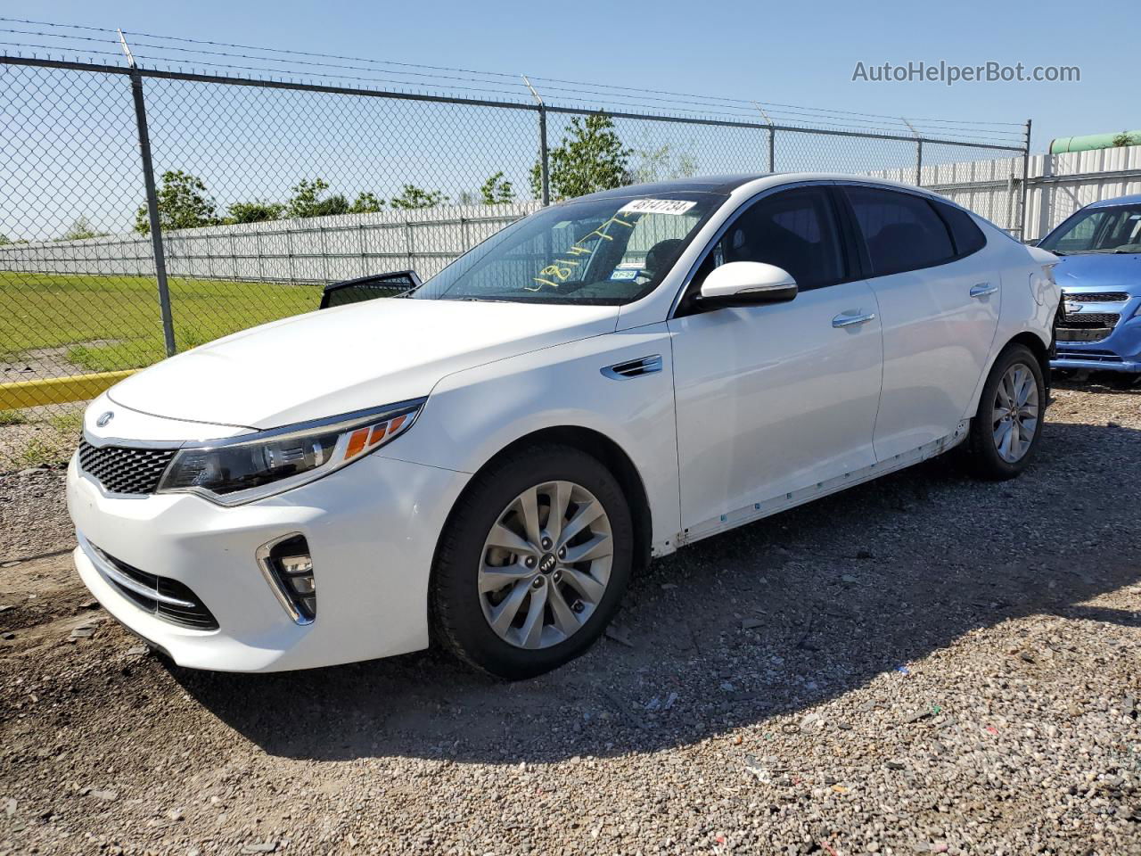 2018 Kia Optima Lx White vin: 5XXGT4L34JG243975