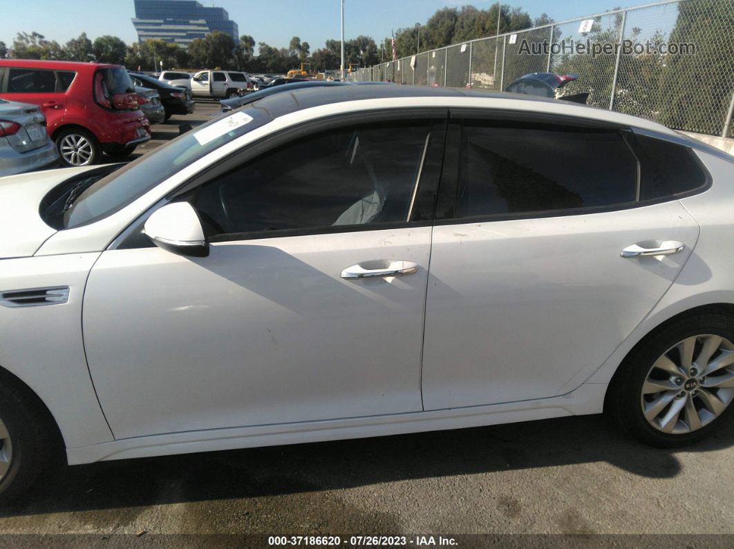 2018 Kia Optima S White vin: 5XXGT4L34JG244236