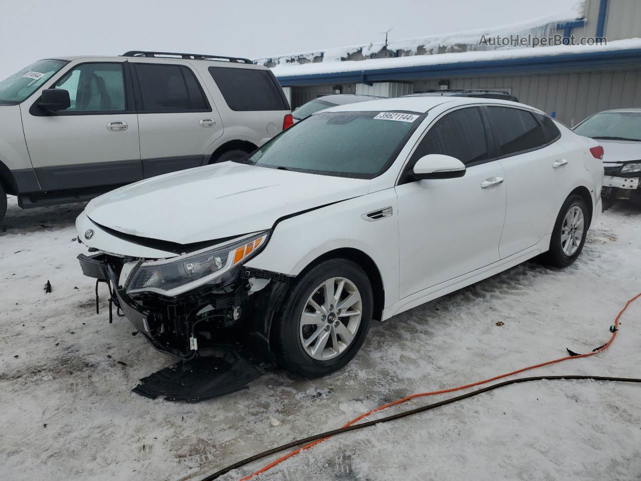 2018 Kia Optima Lx Белый vin: 5XXGT4L34JG247590