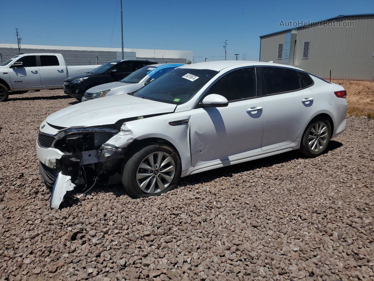 2018 Kia Optima Lx White vin: 5XXGT4L34JG262977