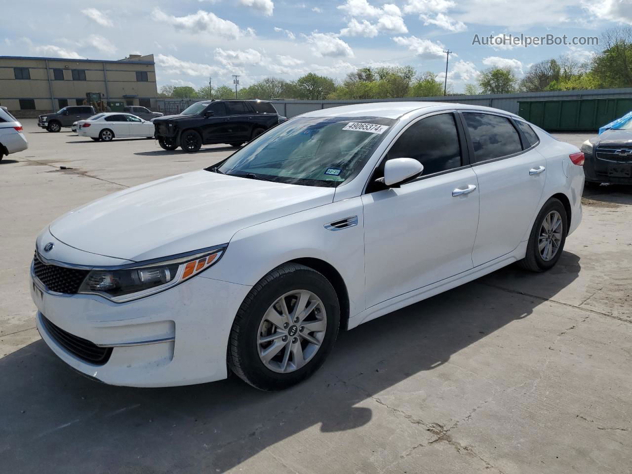 2017 Kia Optima Lx White vin: 5XXGT4L35HG126965