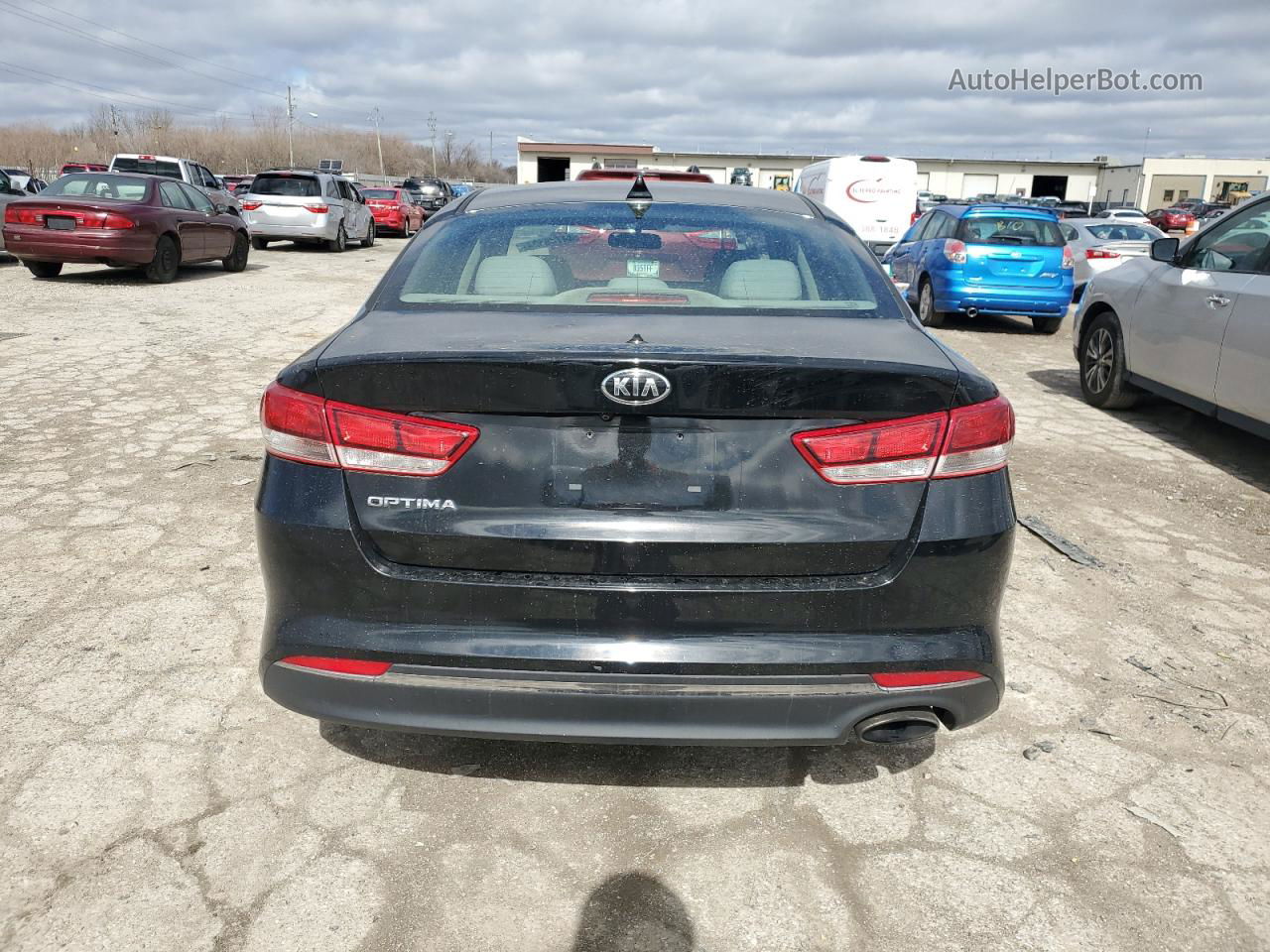 2017 Kia Optima Lx Black vin: 5XXGT4L35HG129977