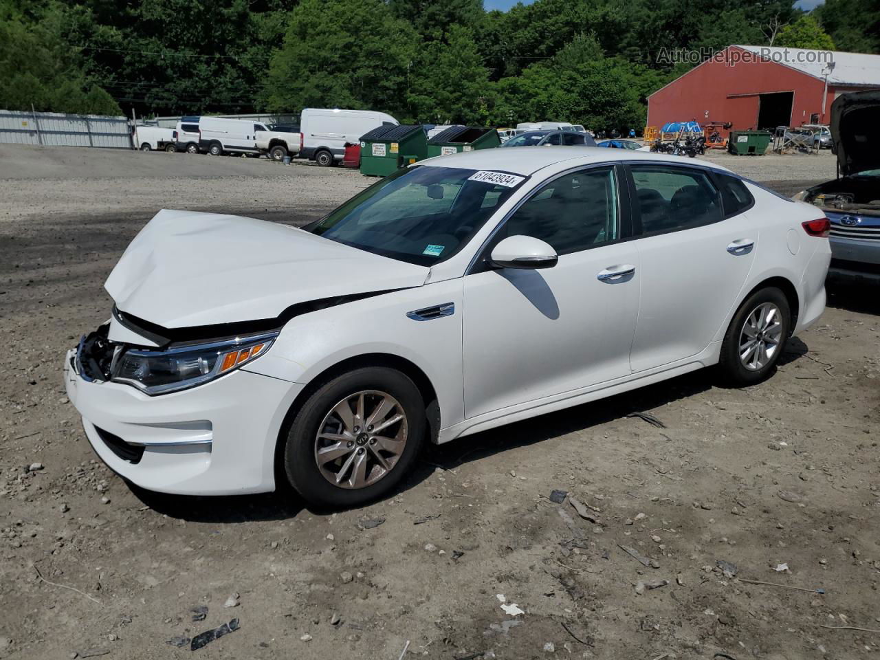 2017 Kia Optima Lx Белый vin: 5XXGT4L35HG142406