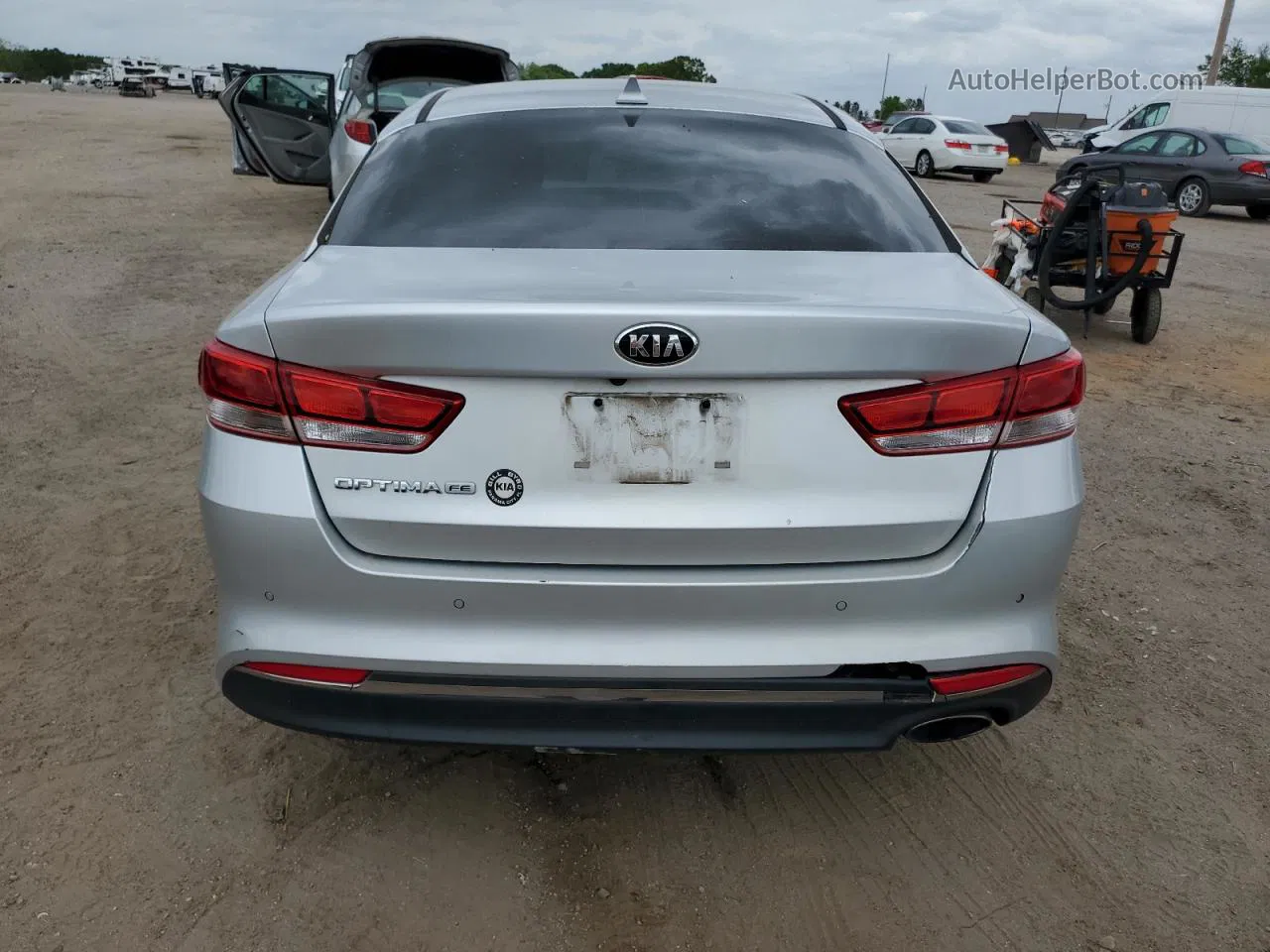 2017 Kia Optima Lx Silver vin: 5XXGT4L35HG147413