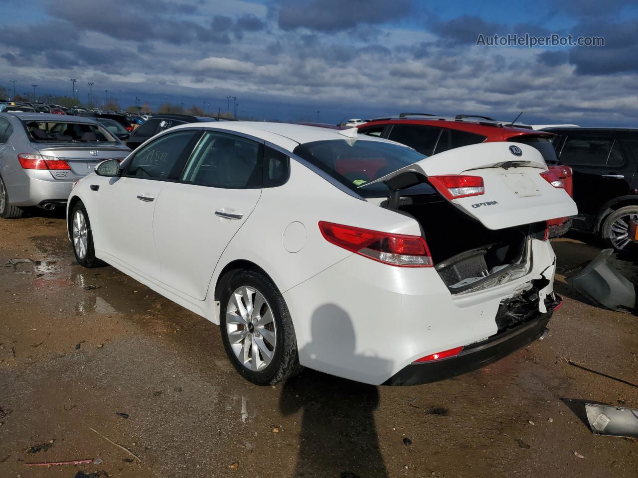 2018 Kia Optima Lx Белый vin: 5XXGT4L35JG274670