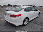 2017 Kia Optima Lx Белый vin: 5XXGT4L36HG121645