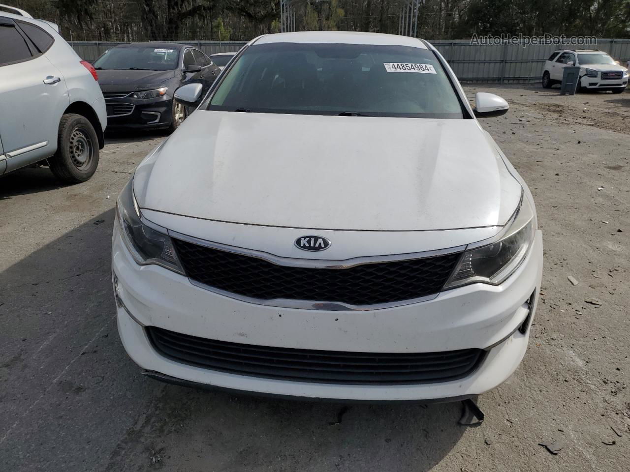 2017 Kia Optima Lx White vin: 5XXGT4L36HG129633