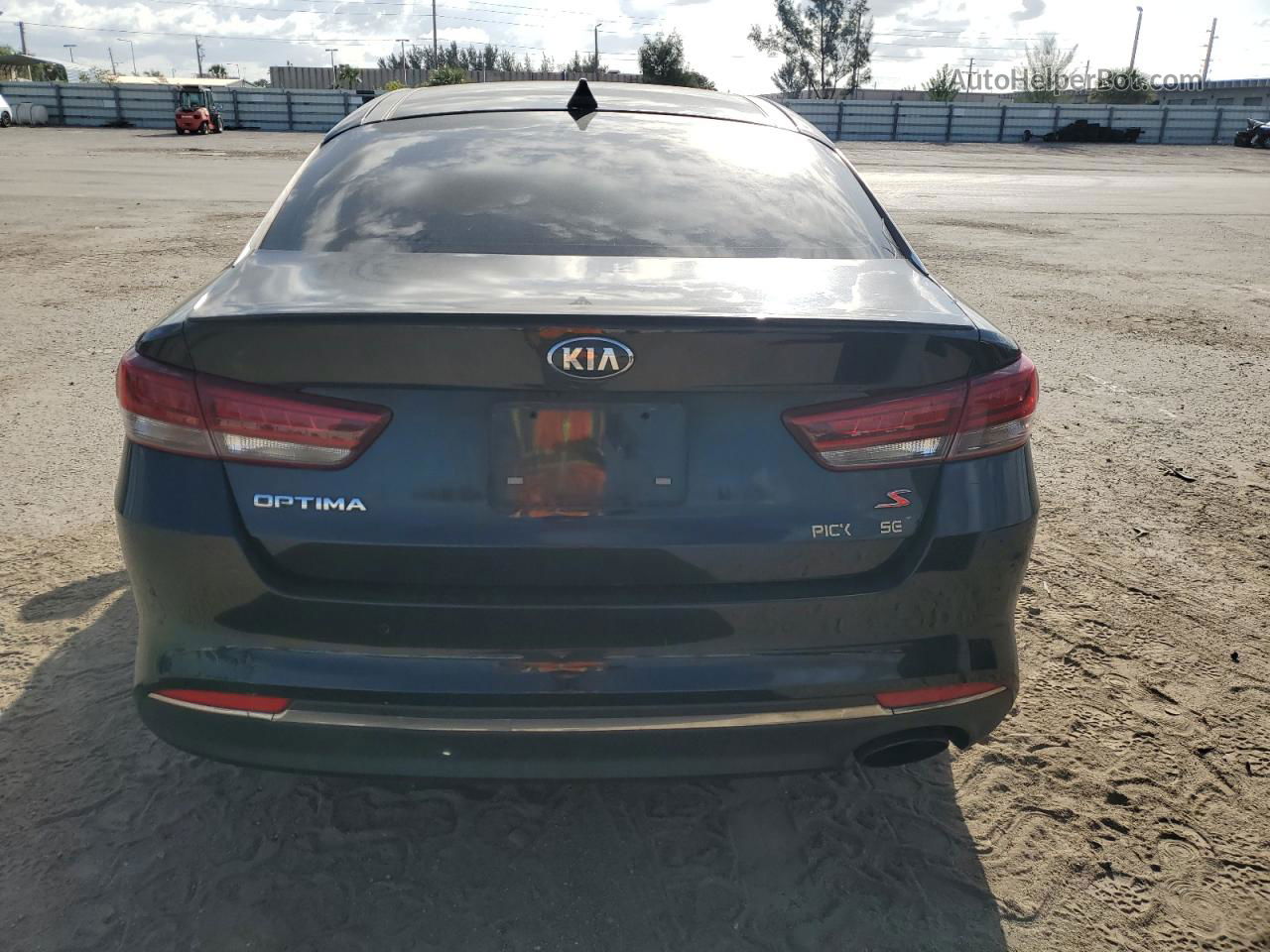 2018 Kia Optima Lx Black vin: 5XXGT4L36JG232797