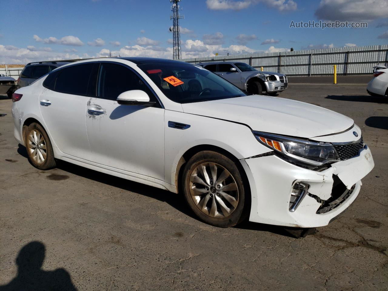 2018 Kia Optima Lx White vin: 5XXGT4L36JG243296