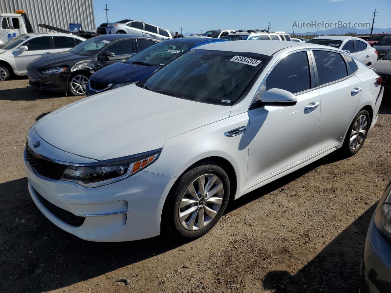 2018 Kia Optima Lx White vin: 5XXGT4L36JG267551