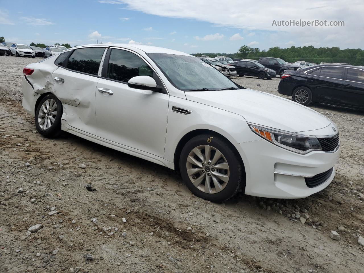 2017 Kia Optima Lx White vin: 5XXGT4L37HG133612