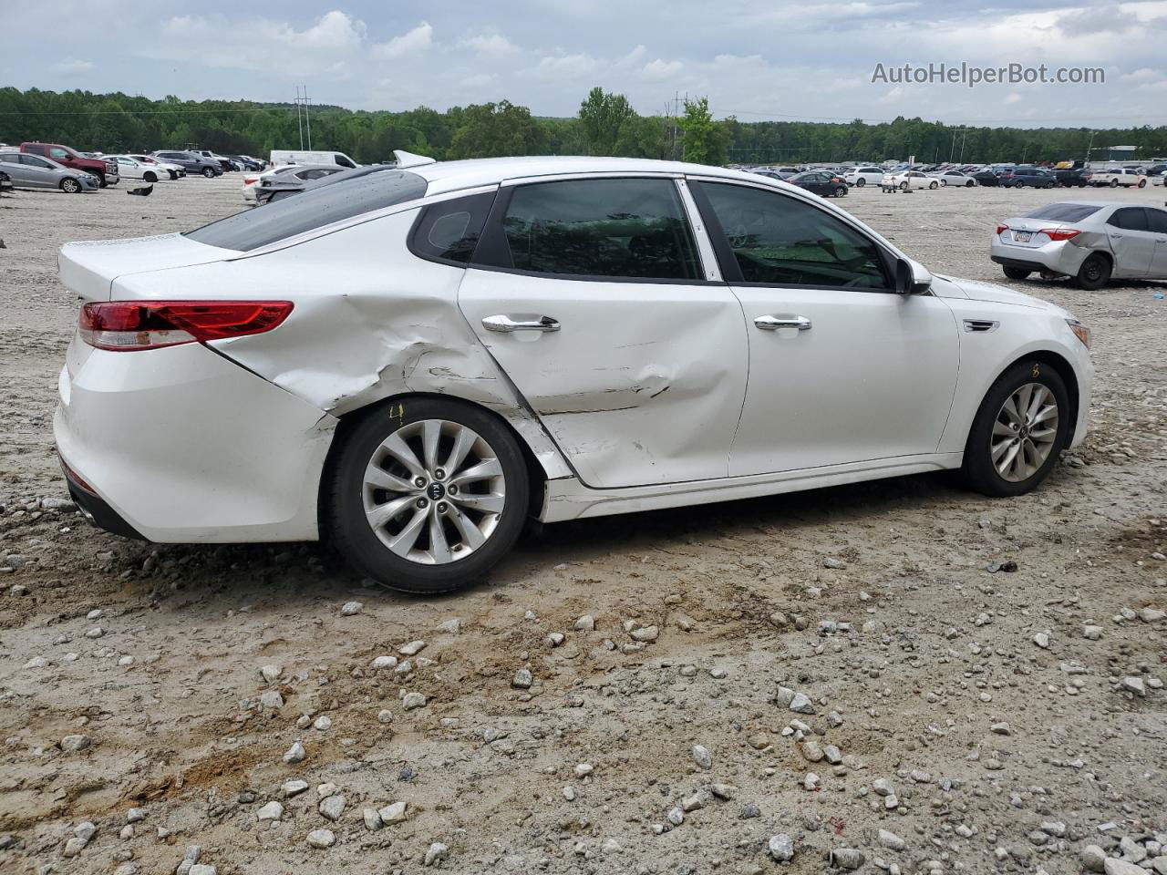 2017 Kia Optima Lx White vin: 5XXGT4L37HG133612