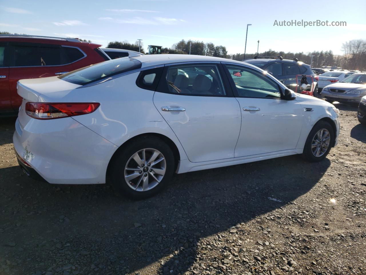 2017 Kia Optima Lx White vin: 5XXGT4L37HG149406