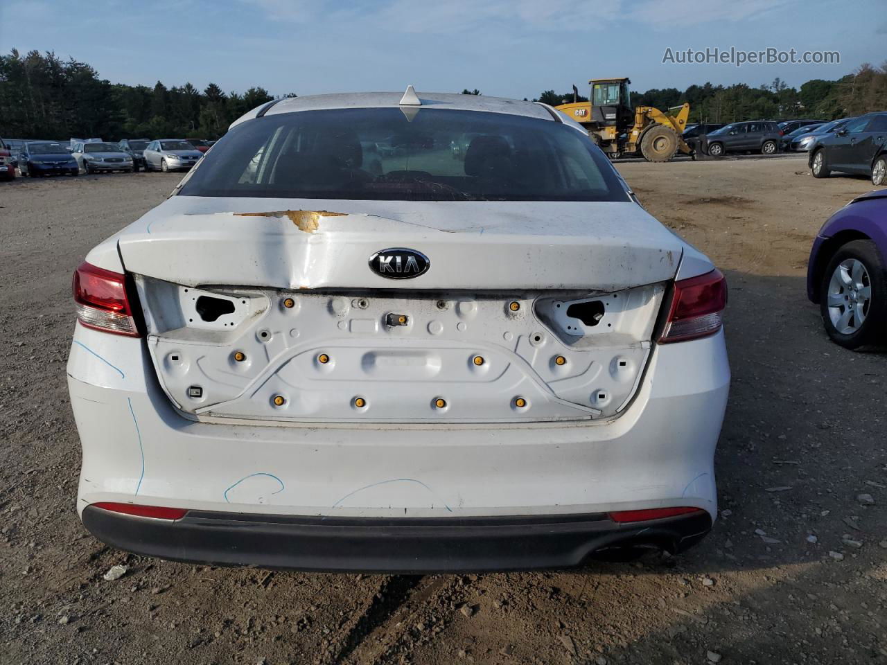 2018 Kia Optima Lx White vin: 5XXGT4L37JG182718