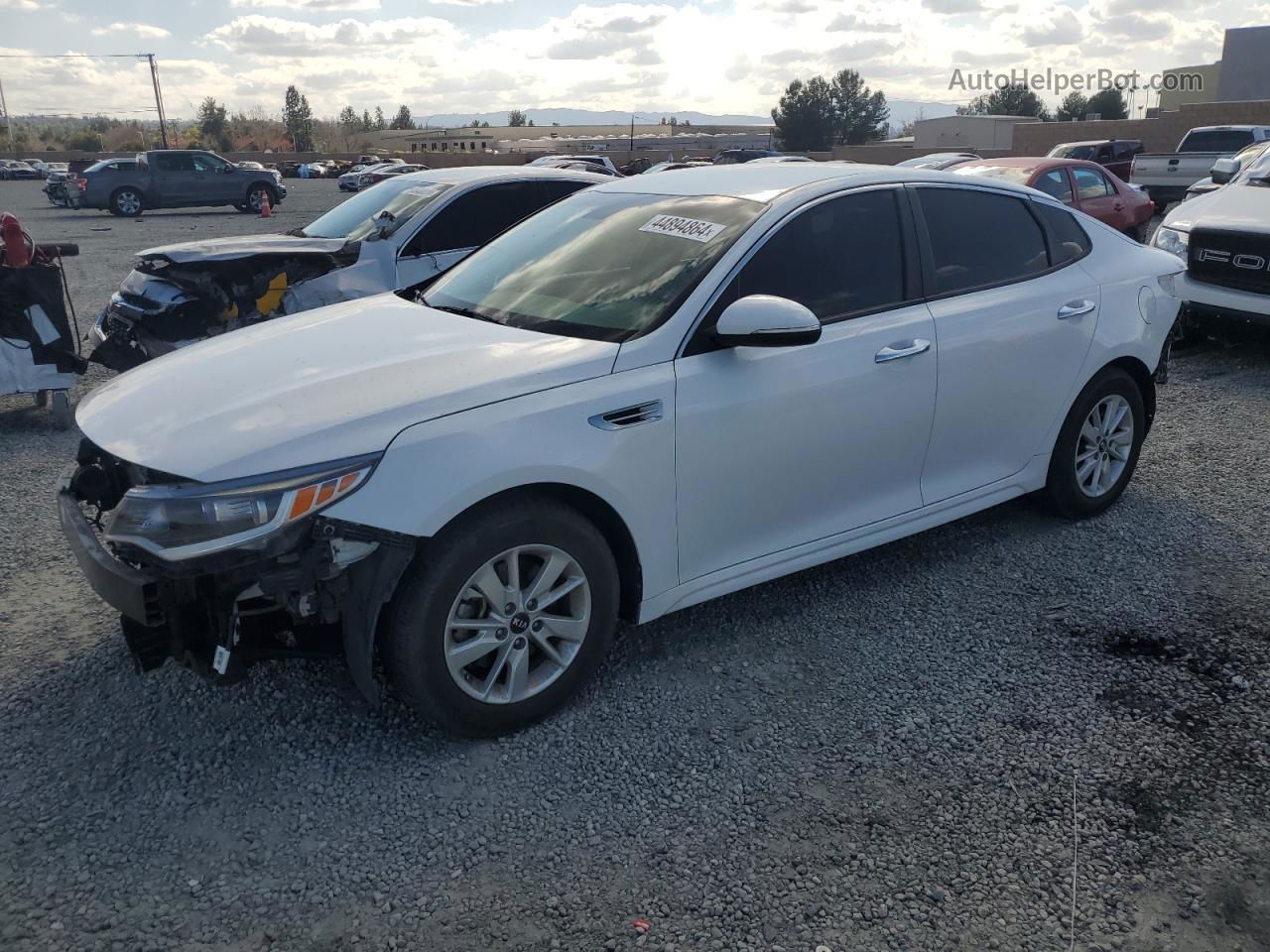 2018 Kia Optima Lx White vin: 5XXGT4L37JG235353