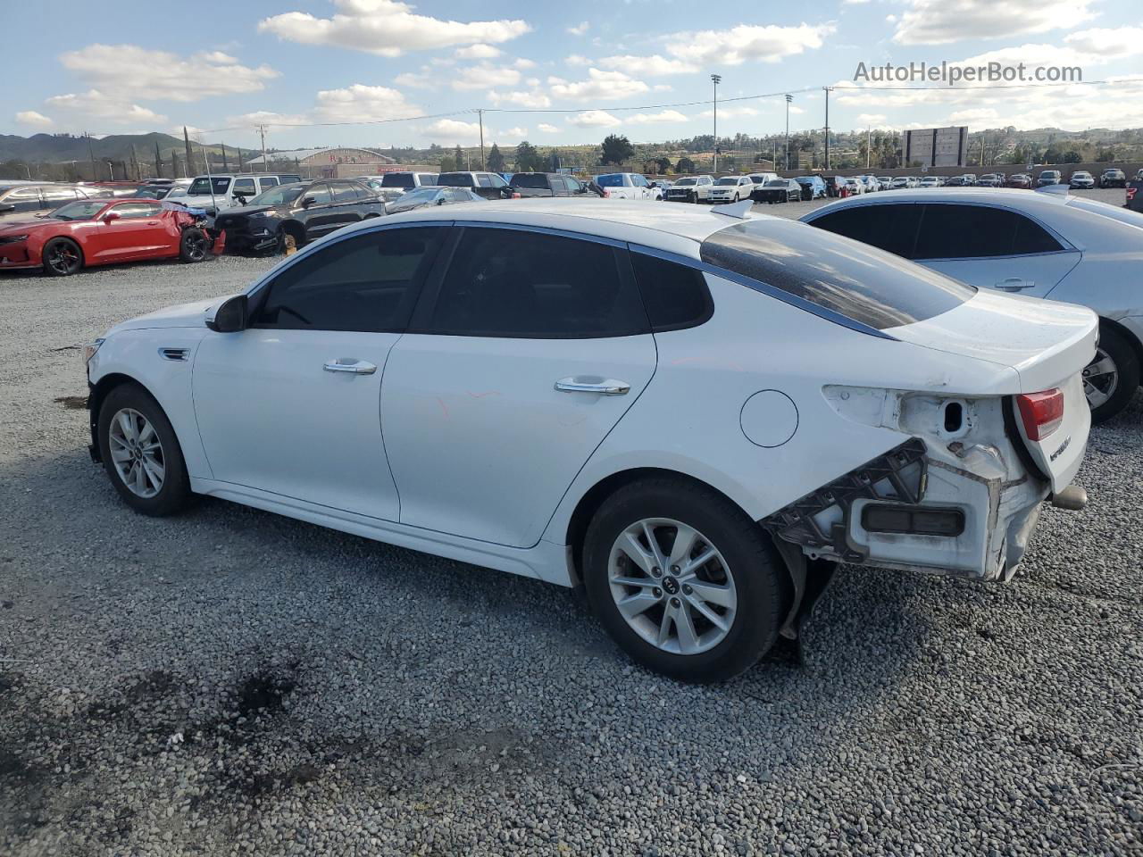 2018 Kia Optima Lx White vin: 5XXGT4L37JG235353