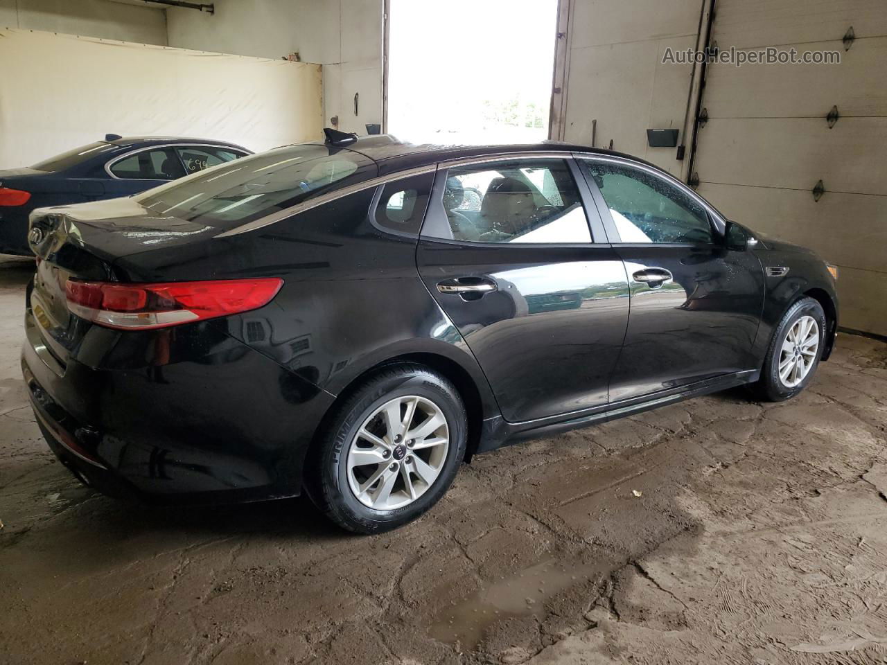 2018 Kia Optima Lx Black vin: 5XXGT4L37JG246675