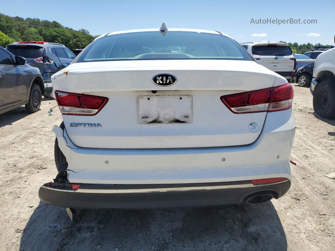 2018 Kia Optima Lx White vin: 5XXGT4L37JG252881