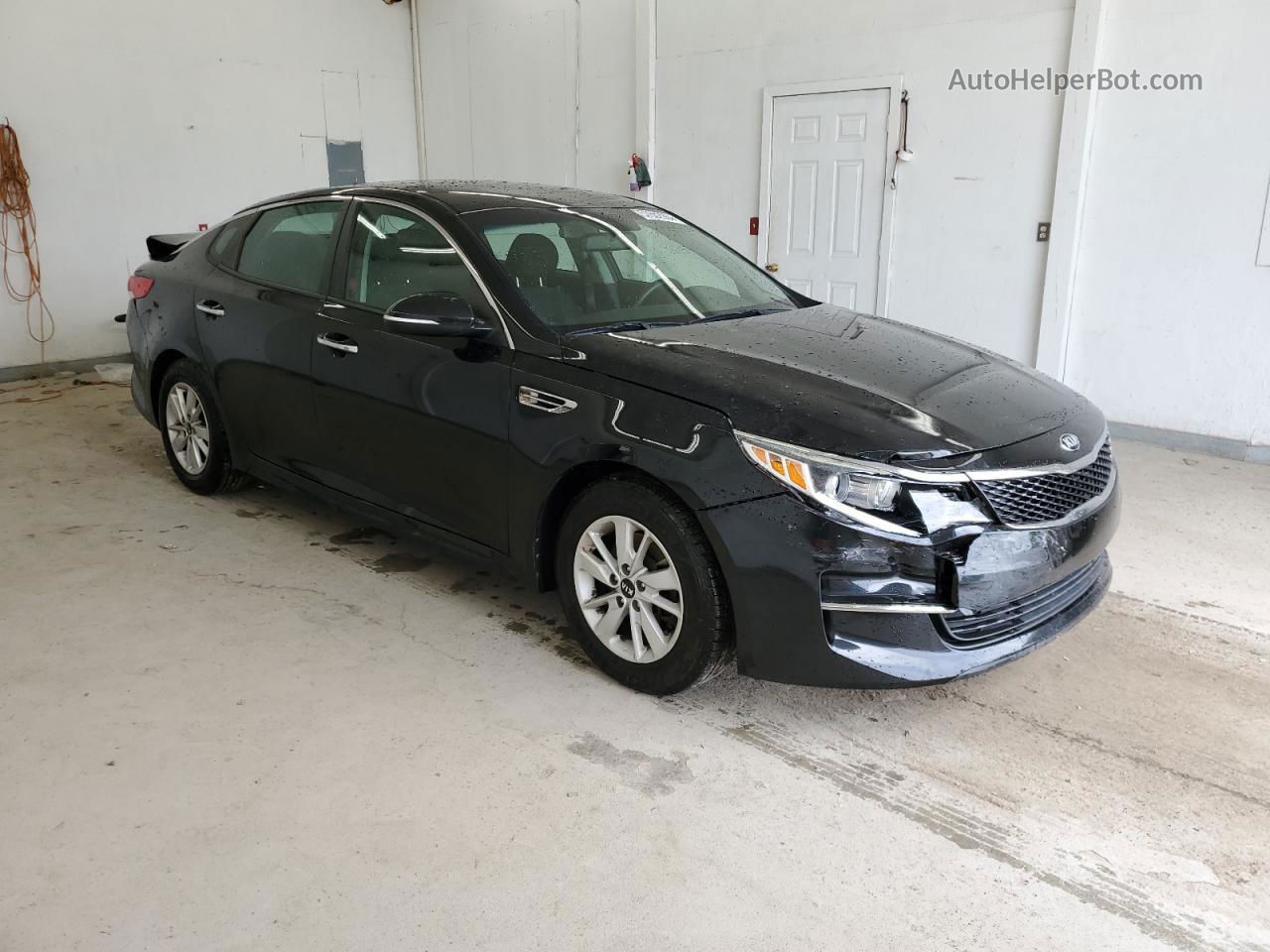 2016 Kia Optima Lx Черный vin: 5XXGT4L38GG101962