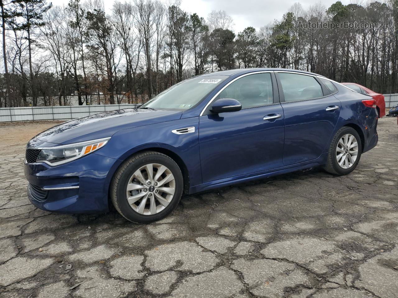 2017 Kia Optima Lx Синий vin: 5XXGT4L38HG122442