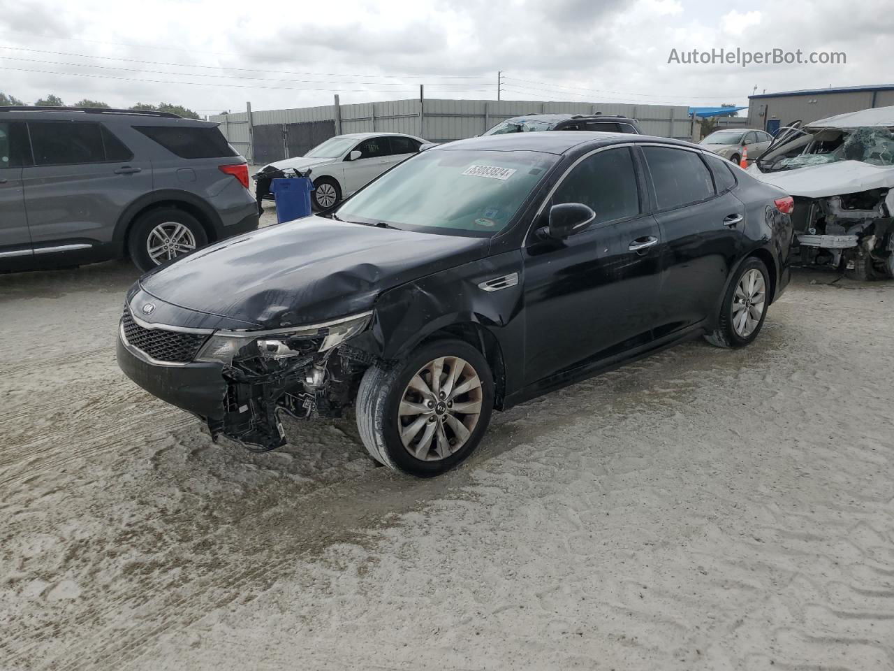 2017 Kia Optima Lx Black vin: 5XXGT4L38HG131786