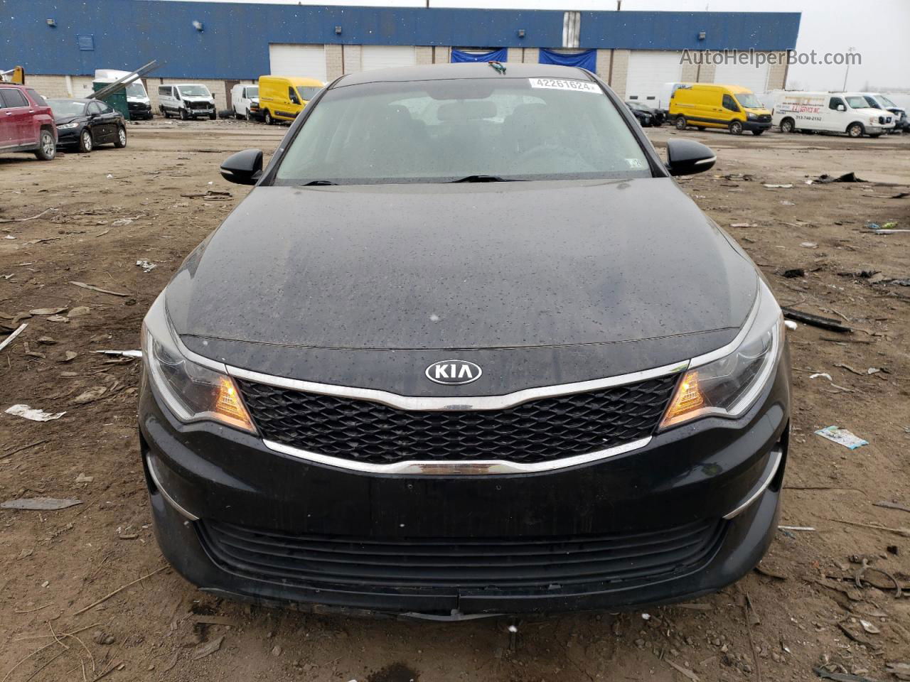 2017 Kia Optima Lx Черный vin: 5XXGT4L38HG147759