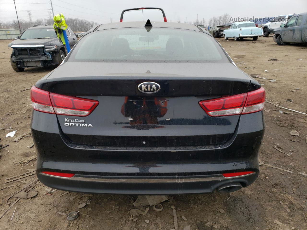 2017 Kia Optima Lx Черный vin: 5XXGT4L38HG147759