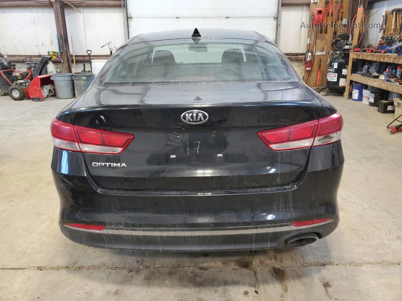 2017 Kia Optima Lx Черный vin: 5XXGT4L38HG162598