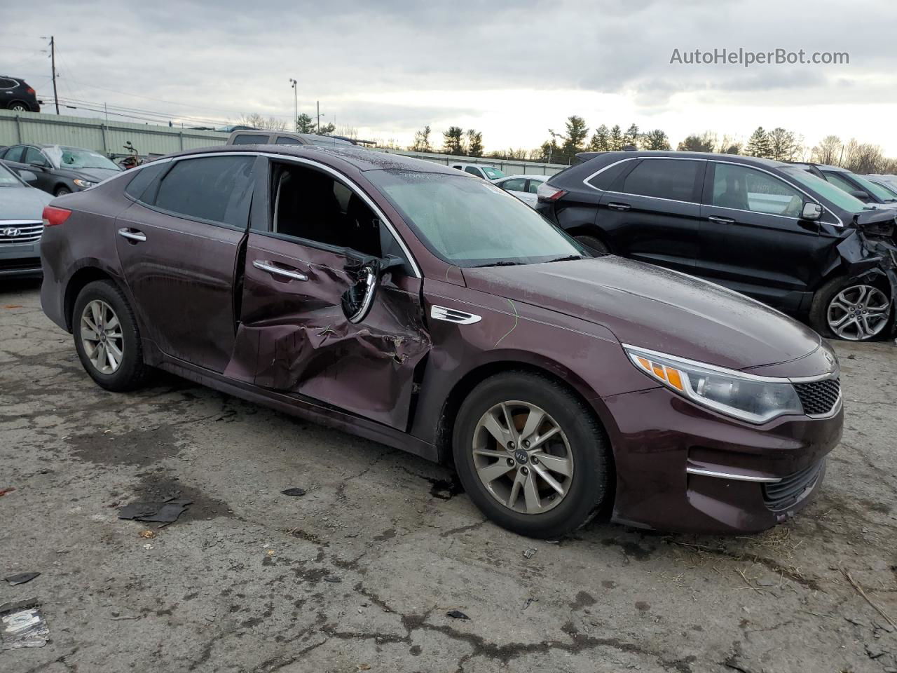 2017 Kia Optima Lx Бордовый vin: 5XXGT4L38HG165520