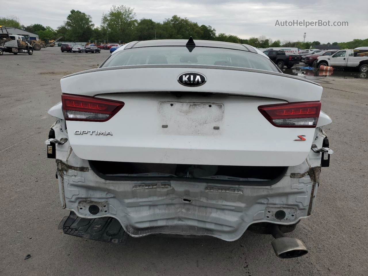 2018 Kia Optima Lx White vin: 5XXGT4L38JG196076