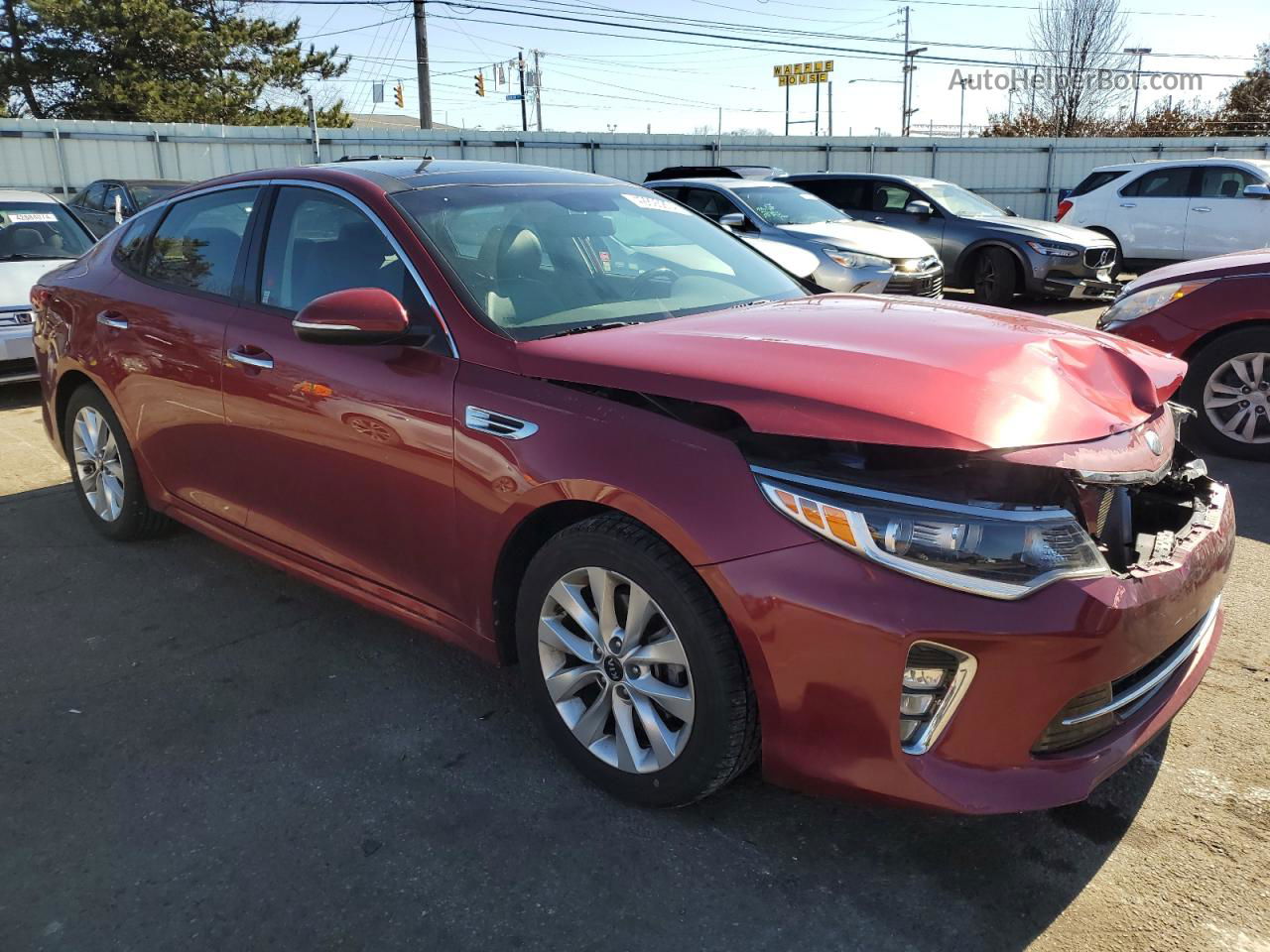 2018 Kia Optima Lx Красный vin: 5XXGT4L38JG241405