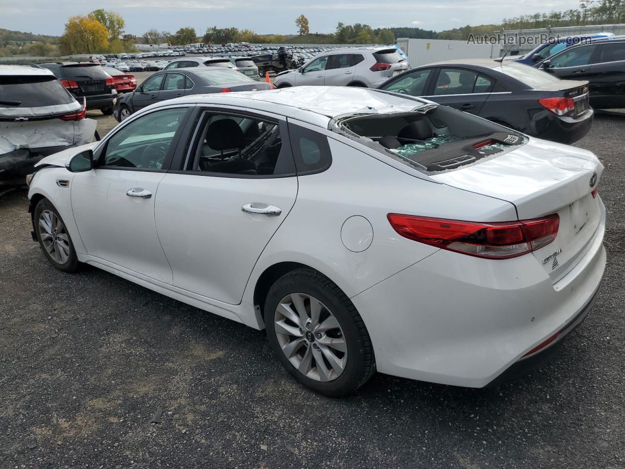 2018 Kia Optima Lx White vin: 5XXGT4L38JG251318