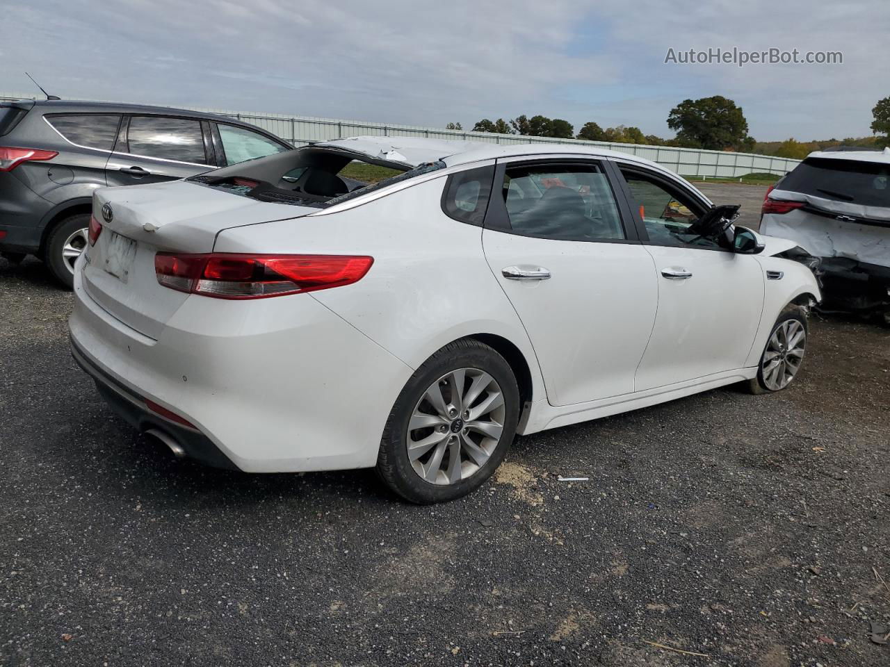 2018 Kia Optima Lx White vin: 5XXGT4L38JG251318