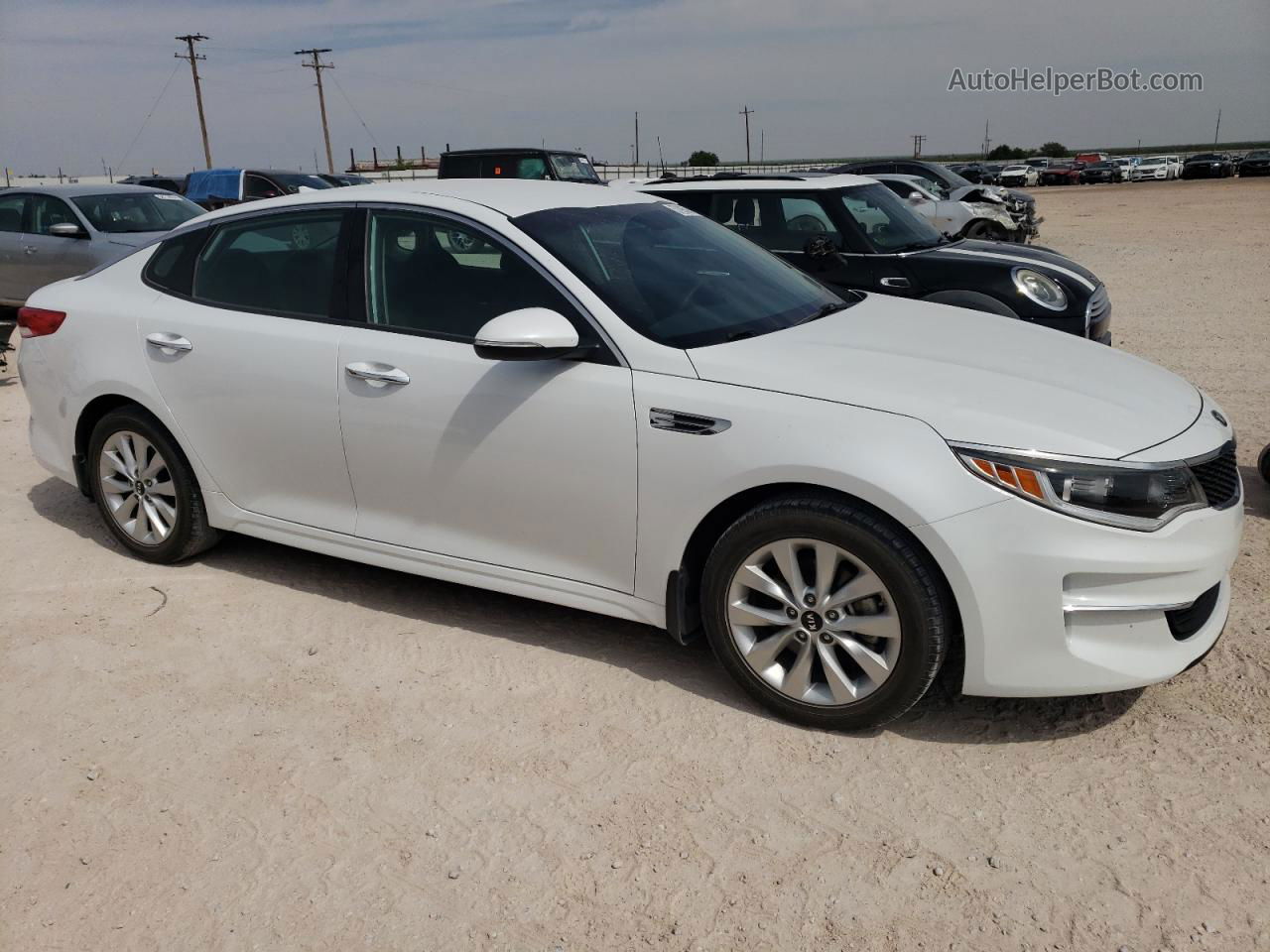 2018 Kia Optima Lx White vin: 5XXGT4L38JG254977