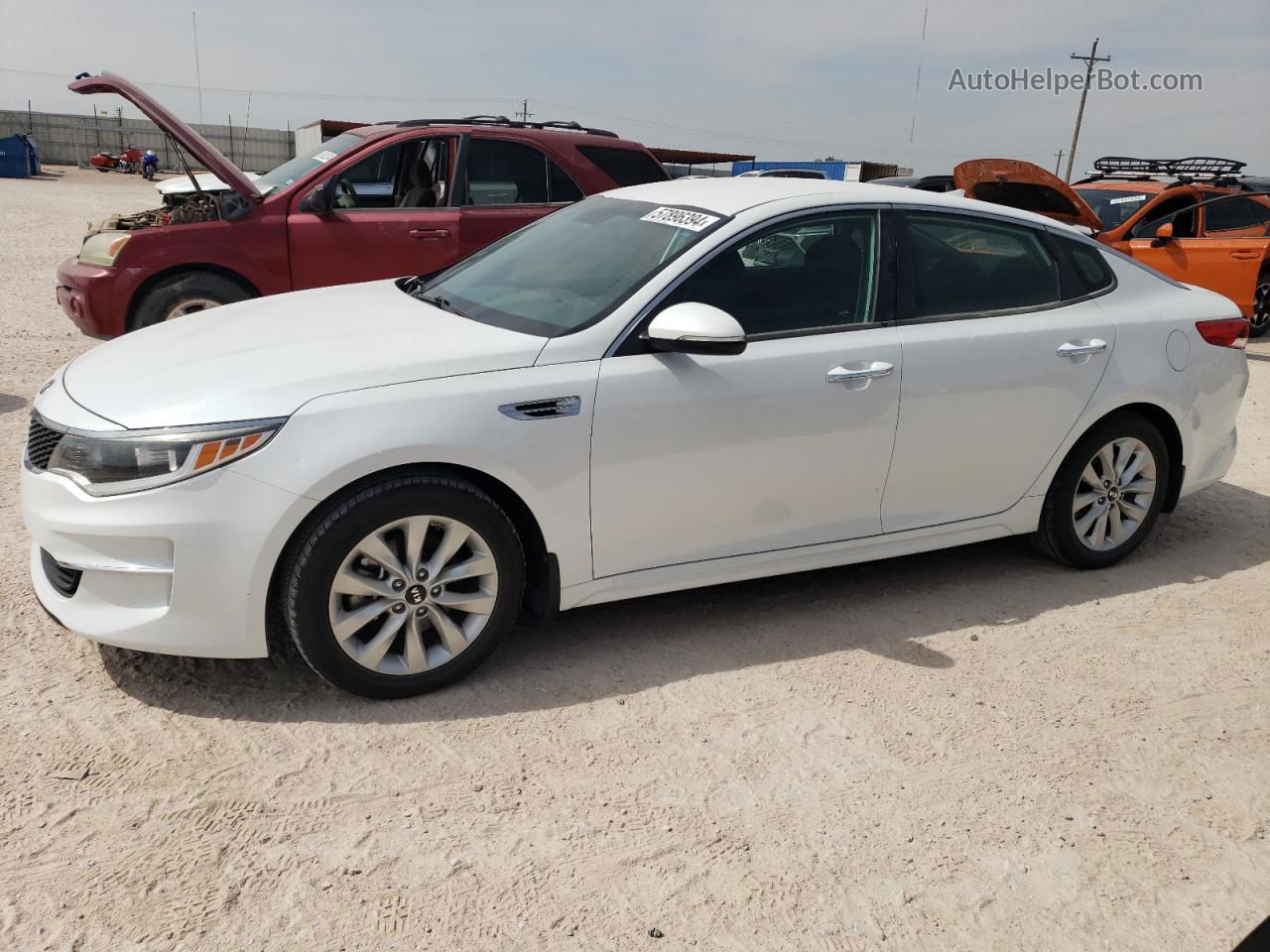 2018 Kia Optima Lx White vin: 5XXGT4L38JG254977