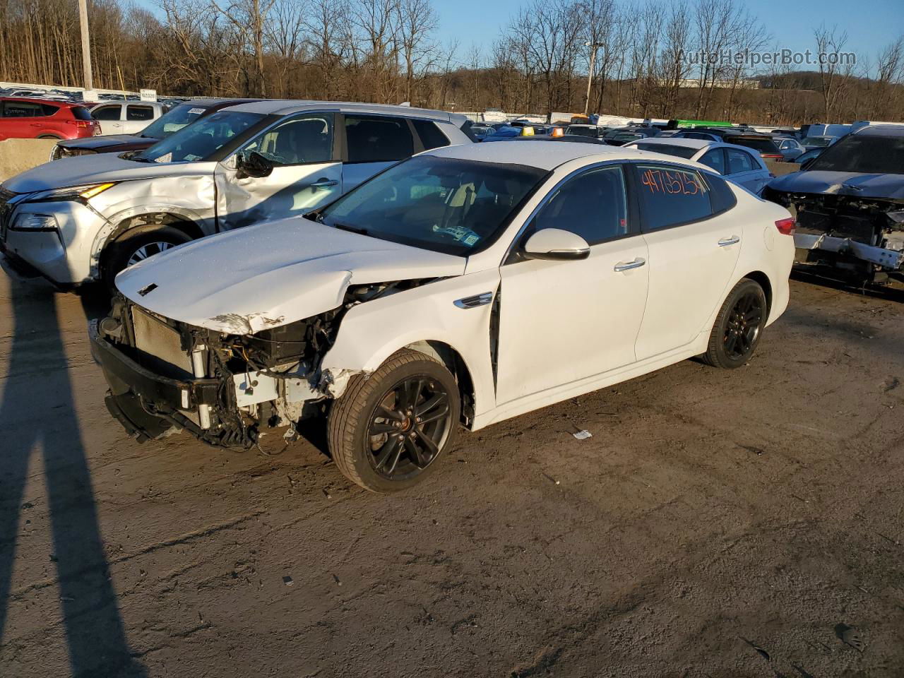 2018 Kia Optima Lx White vin: 5XXGT4L38JG256342