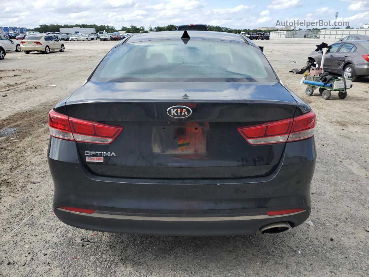 2017 Kia Optima Lx Черный vin: 5XXGT4L39HG140884