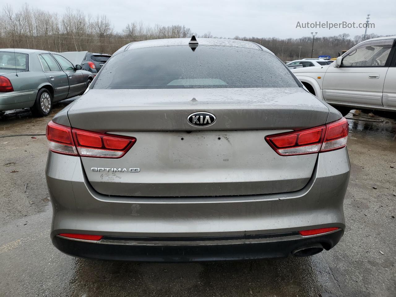 2017 Kia Optima Lx Silver vin: 5XXGT4L39HG149357