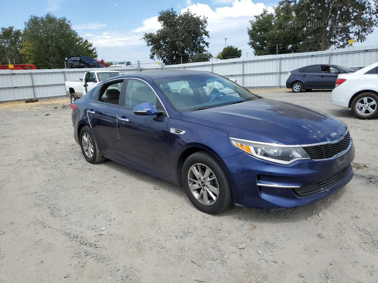 2017 Kia Optima Lx Blue vin: 5XXGT4L39HG149598