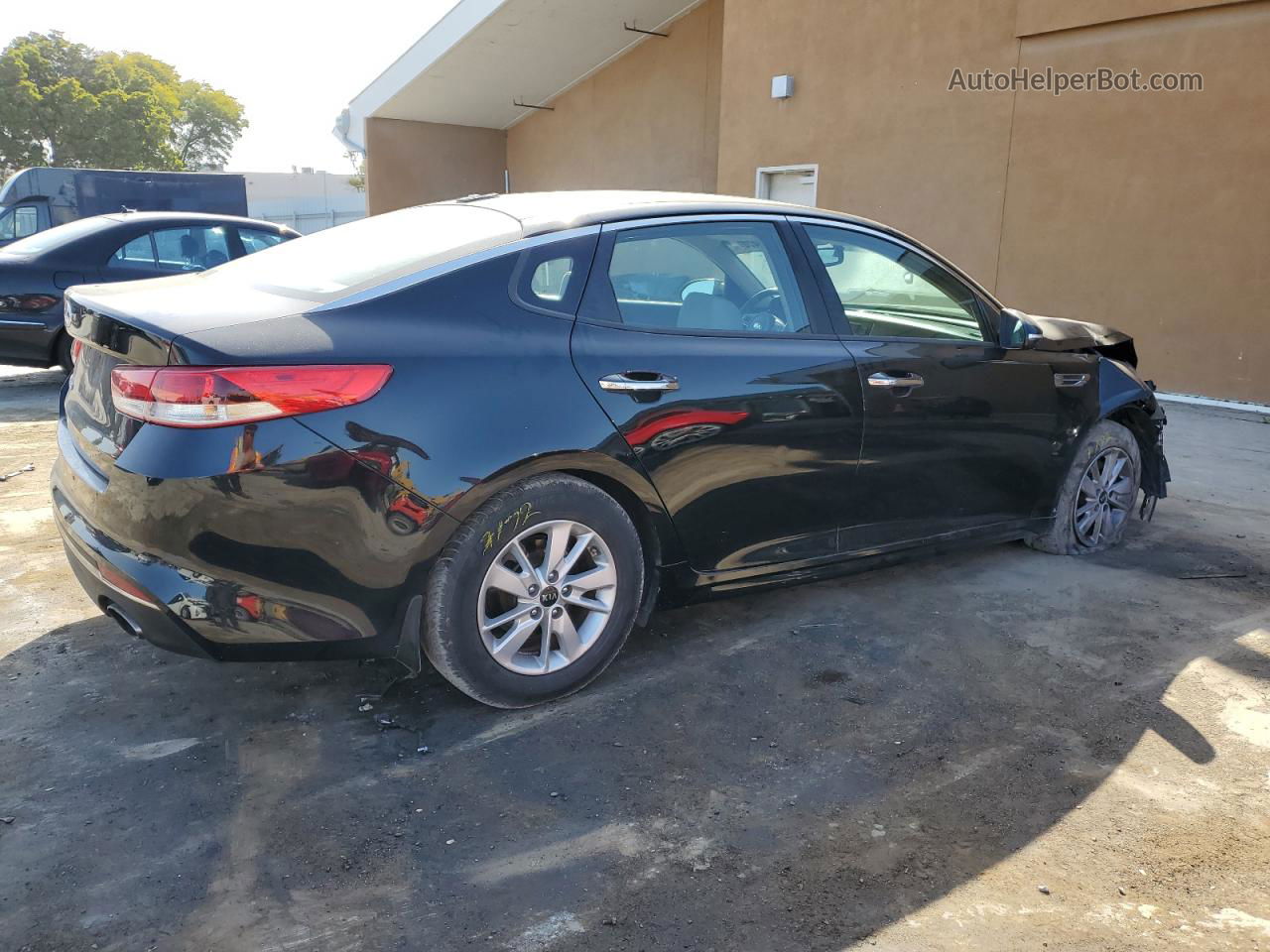 2017 Kia Optima Lx Black vin: 5XXGT4L39HG151559