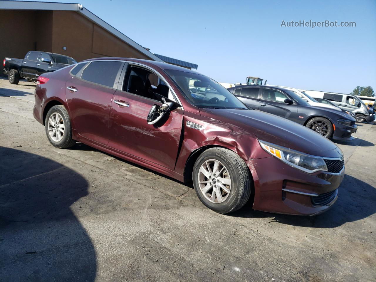 2017 Kia Optima Lx Бордовый vin: 5XXGT4L39HG169026