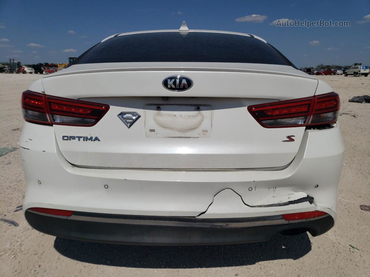 2018 Kia Optima Lx White vin: 5XXGT4L39JG187709