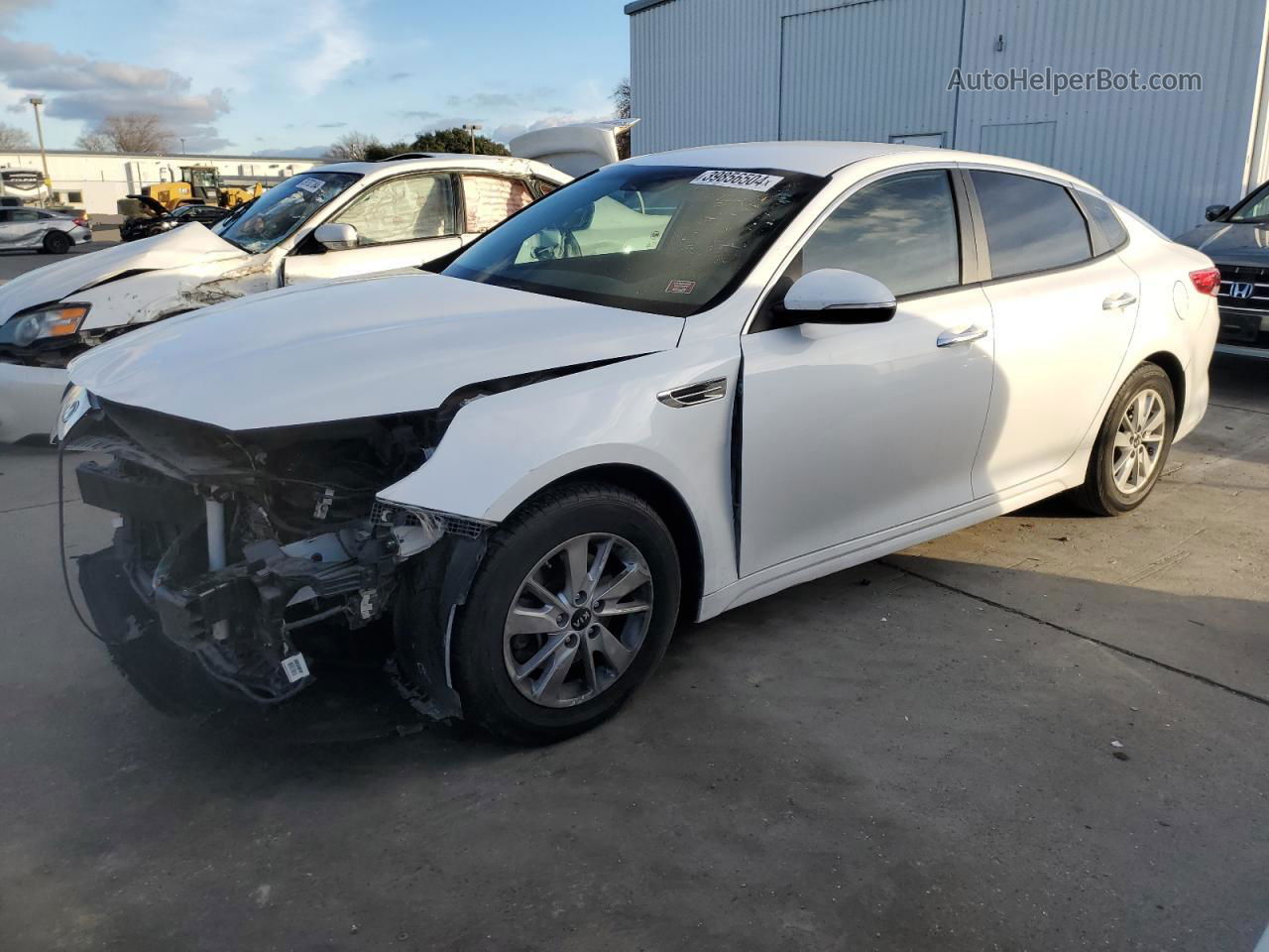 2018 Kia Optima Lx White vin: 5XXGT4L39JG197270