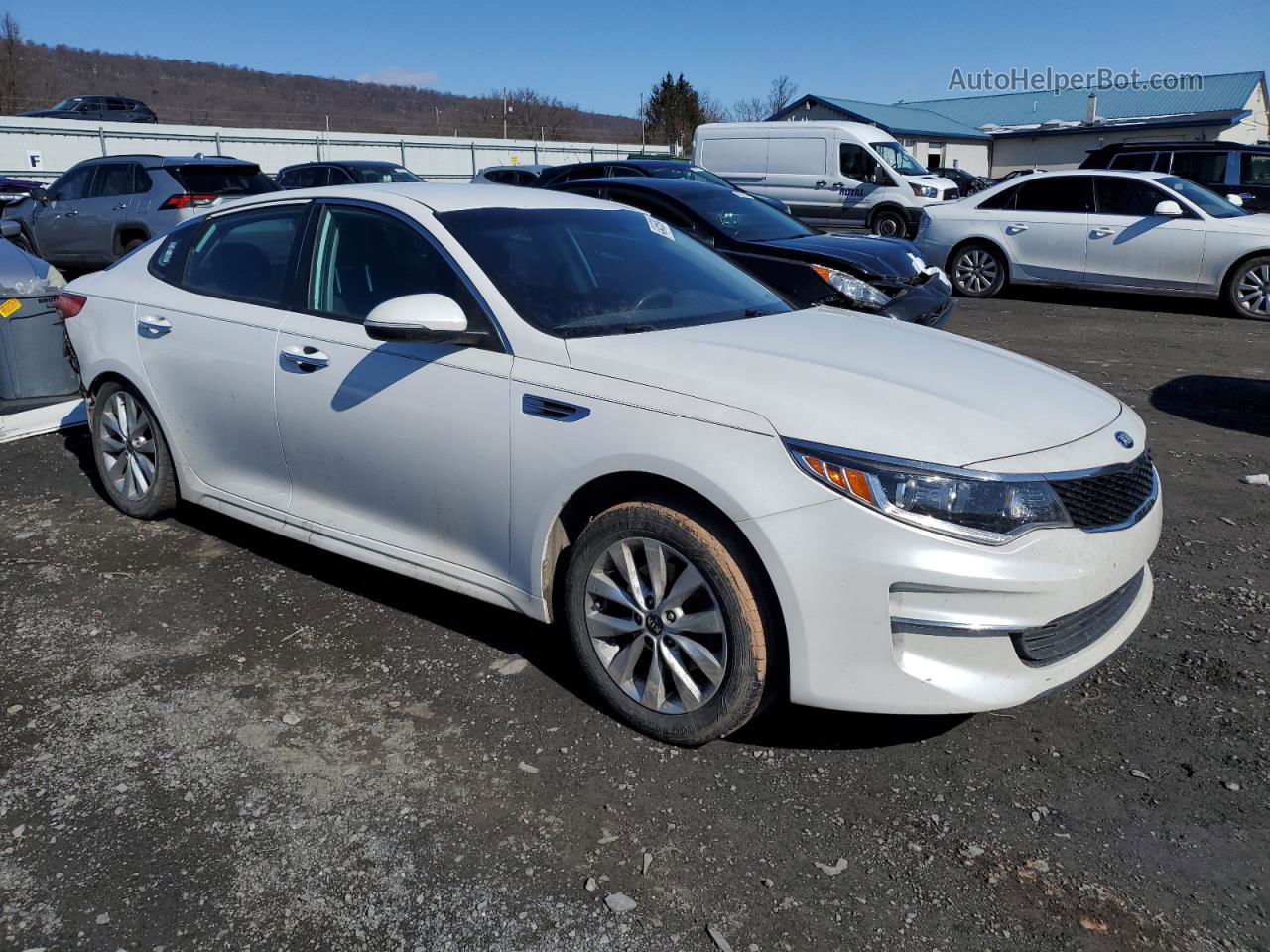 2017 Kia Optima Lx White vin: 5XXGT4L3XHG124063