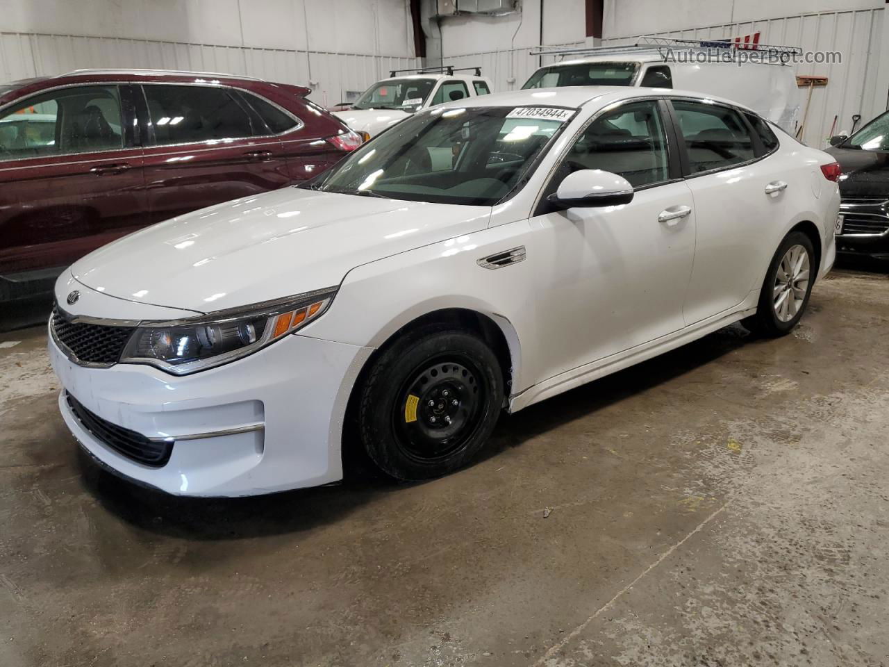 2017 Kia Optima Lx White vin: 5XXGT4L3XHG128954