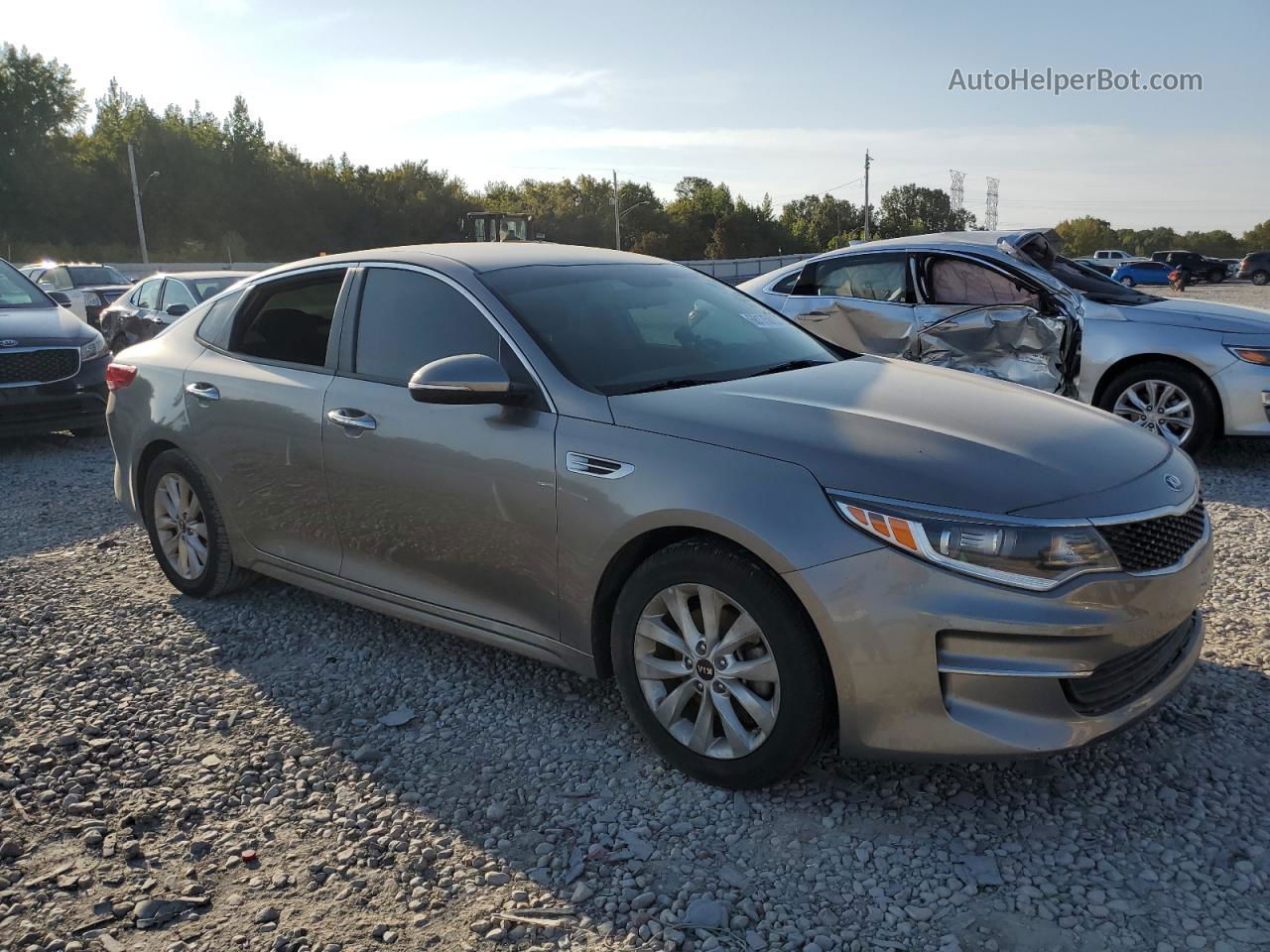 2017 Kia Optima Lx Серый vin: 5XXGT4L3XHG148461